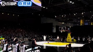 澳门·银河娱乐-库里训练营第三日：超远三分信手拈来 换手绕腰拉杆上篮一气呵成