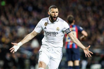 4天2帽开启金球模式！赛季冲刺阶段本泽马火力全开