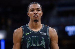 澳门·银河娱乐-香的一批！墨菲半场攻防在线 7中5&amp;罚球6中6砍下17分3断